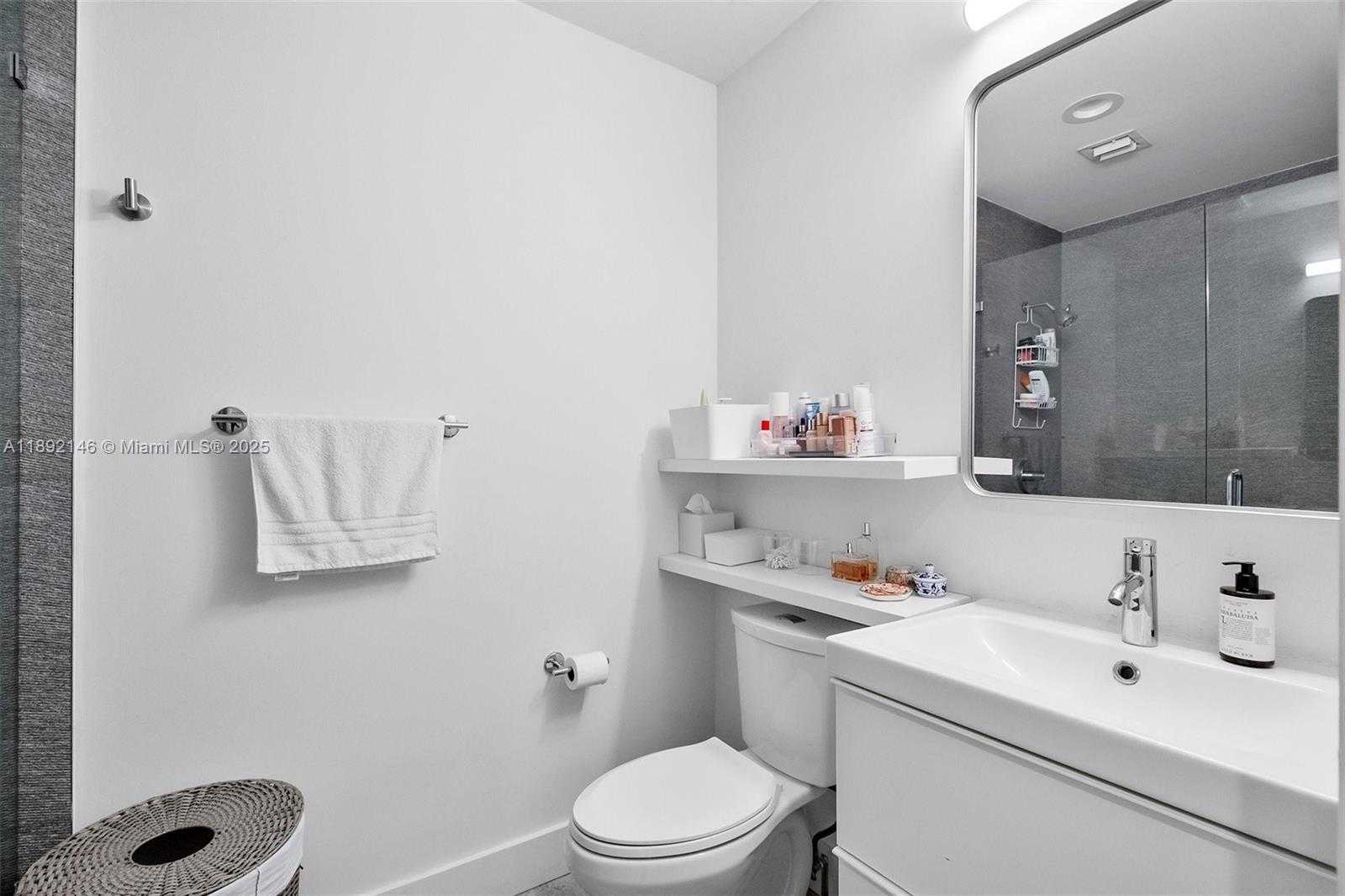 Small Image of 1525 MANTUA AVE, Coral Gables Number 27