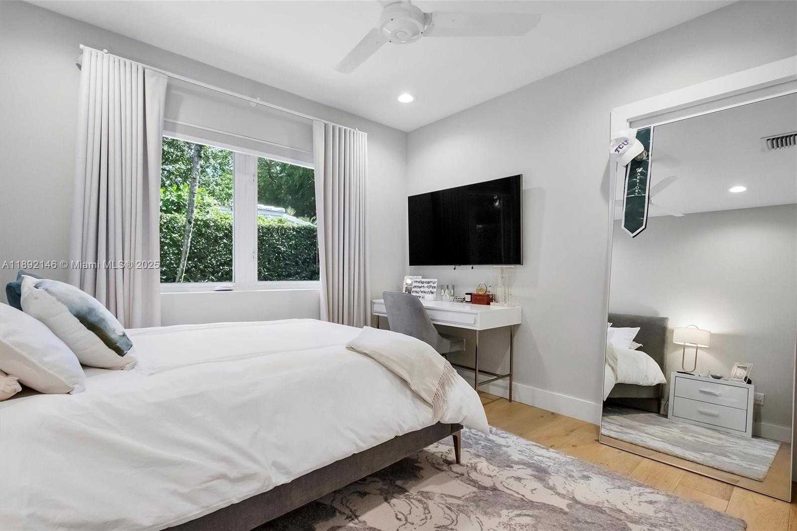 Small Image of 1525 MANTUA AVE, Coral Gables Number 29