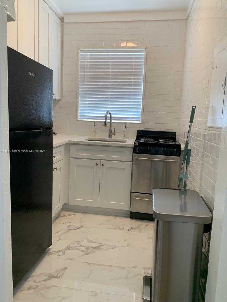 Small Image of 545 MICHIGAN AVE #3, Miami Beach Number 11