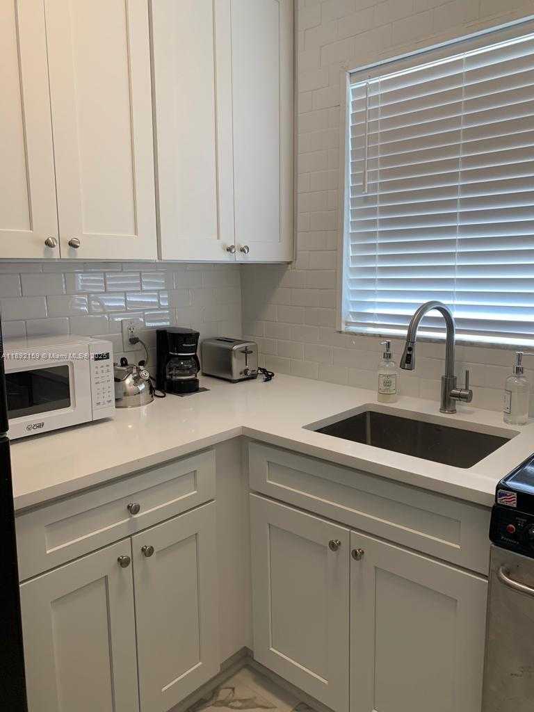 Small Image of 545 MICHIGAN AVE #3, Miami Beach Number 12