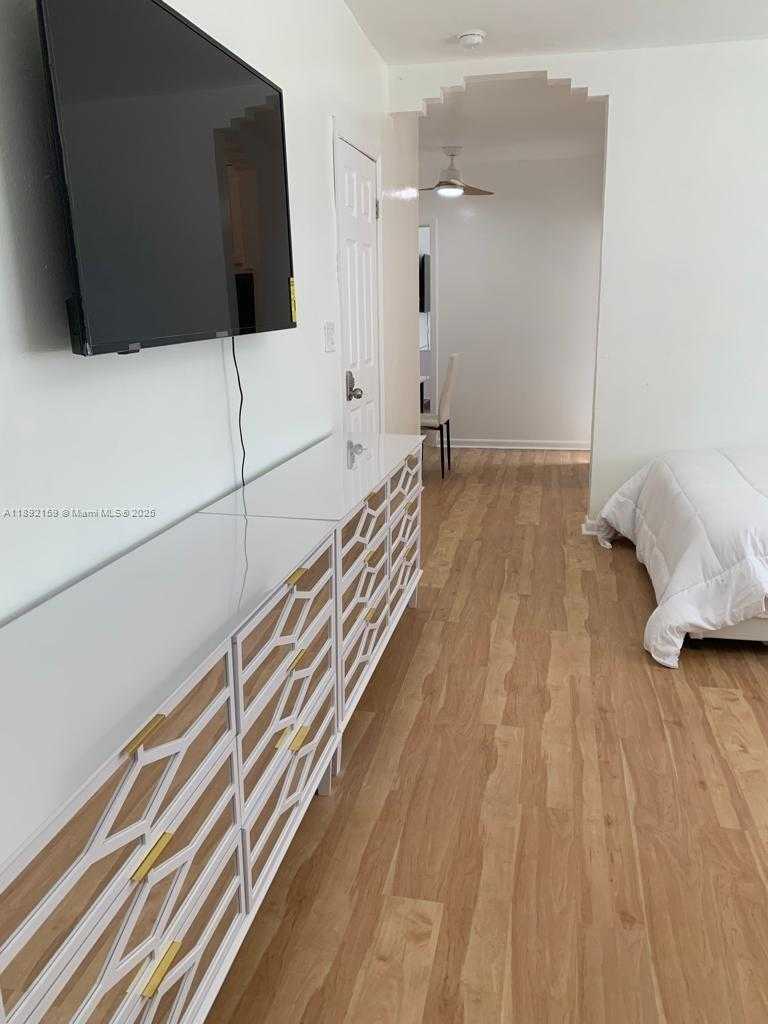 Small Image of 545 MICHIGAN AVE #3, Miami Beach Number 13