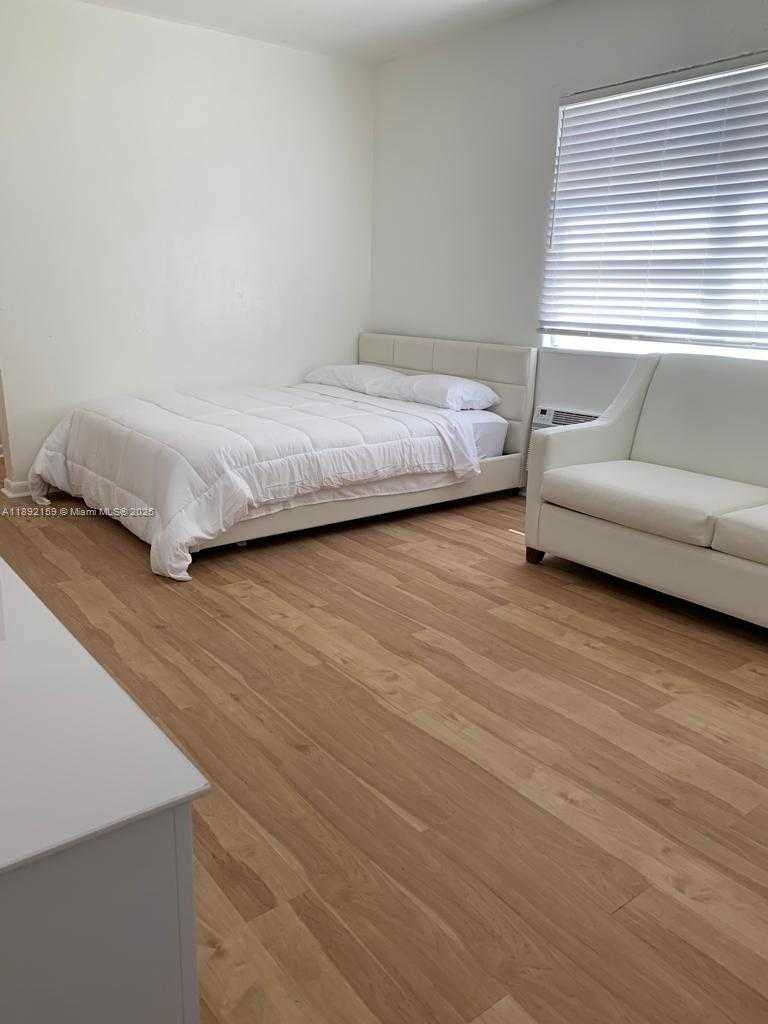 Small Image of 545 MICHIGAN AVE #3, Miami Beach Number 14
