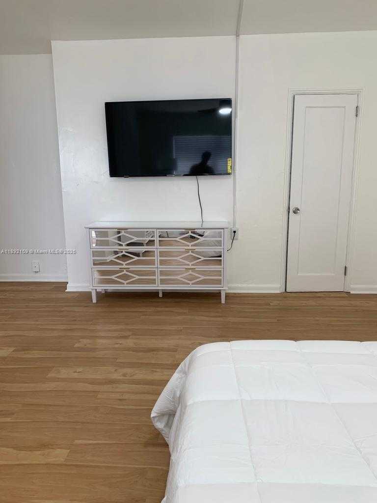 Small Image of 545 MICHIGAN AVE #3, Miami Beach Number 5