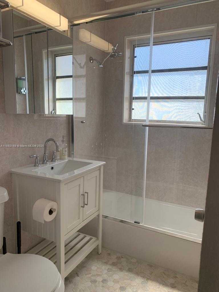 Small Image of 545 MICHIGAN AVE #3, Miami Beach Number 9