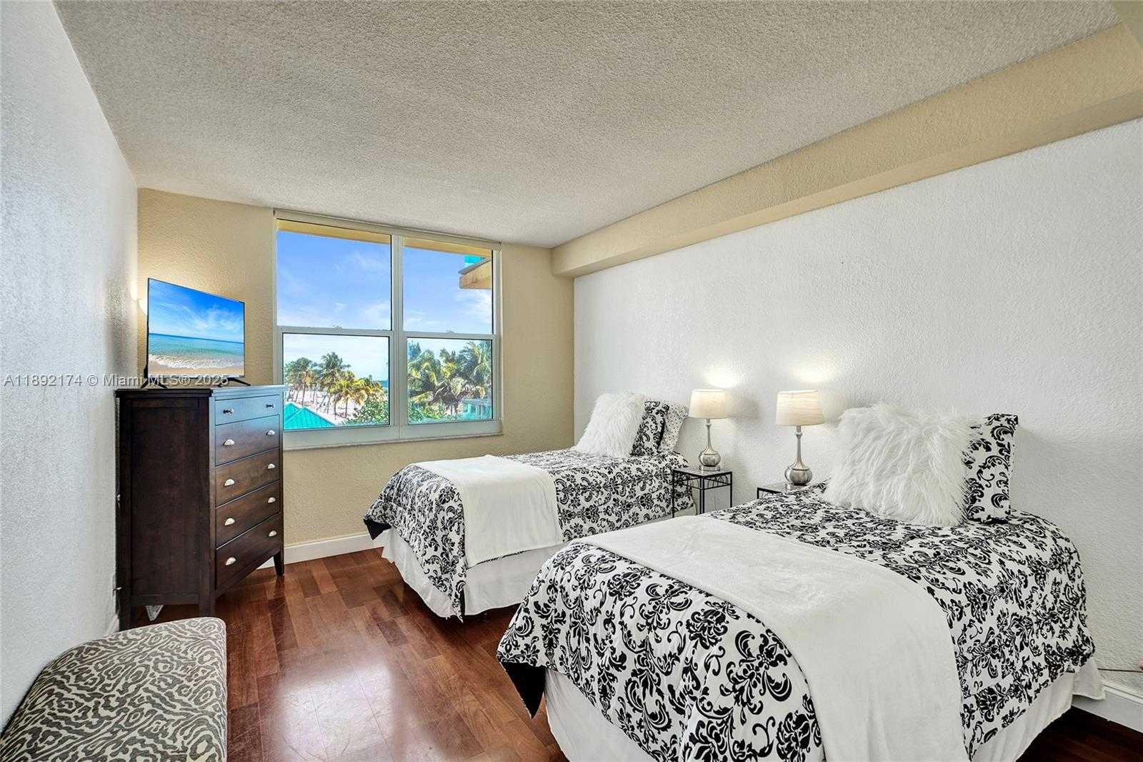 Small Image of 2501 SOUTH OCEAN DR #310 (available Dec 5), Hollywood Number 15