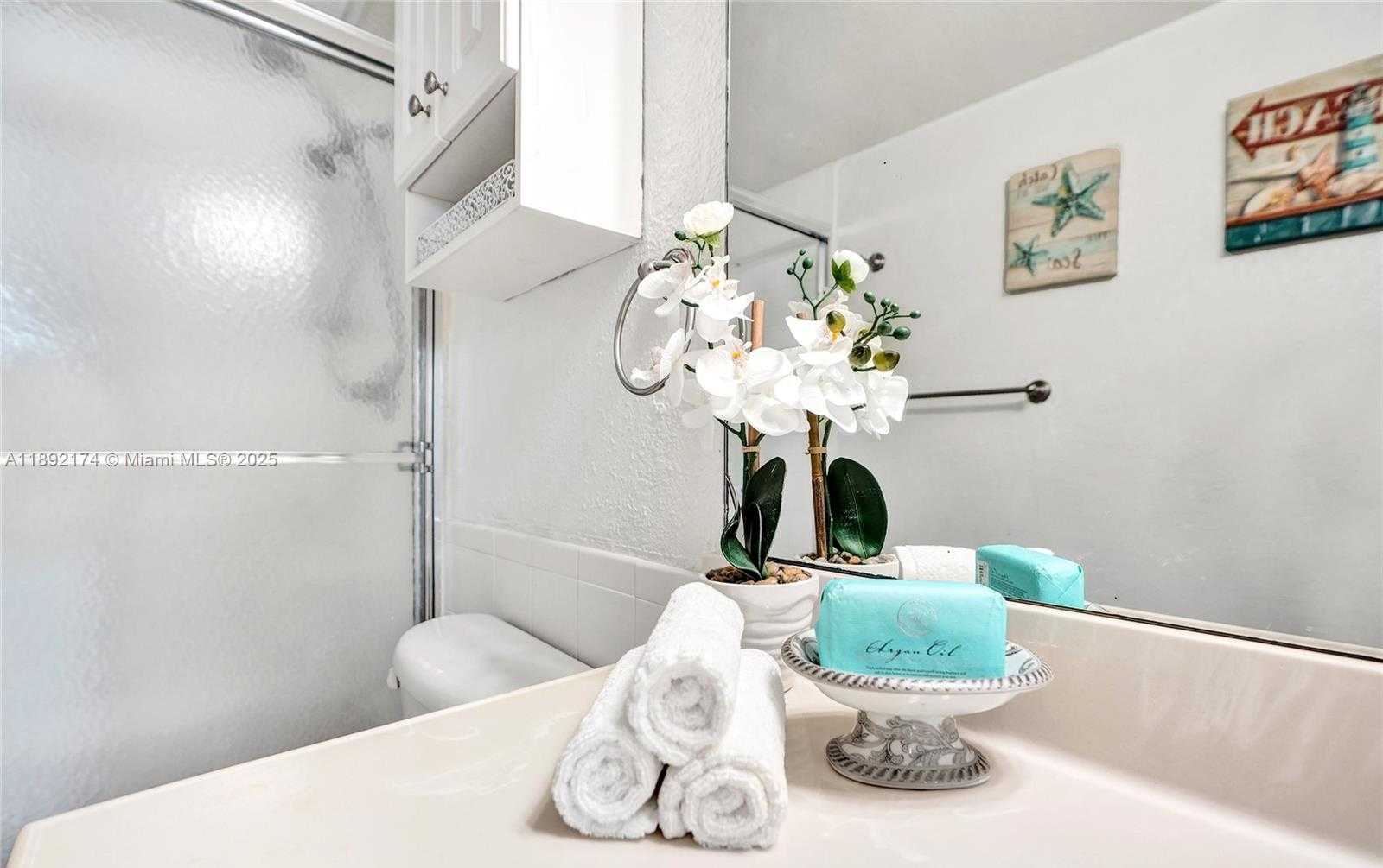 Small Image of 2501 SOUTH OCEAN DR #310 (available Dec 5), Hollywood Number 21