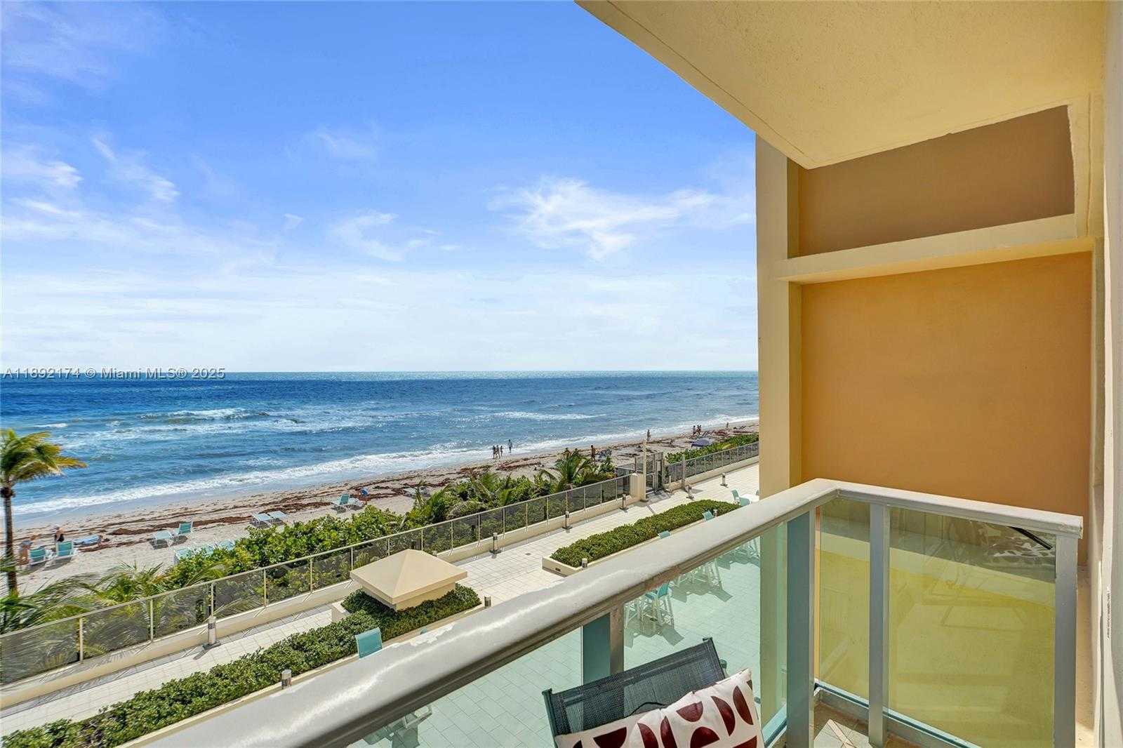 Small Image of 2501 SOUTH OCEAN DR #310 (available Dec 5), Hollywood Number 4
