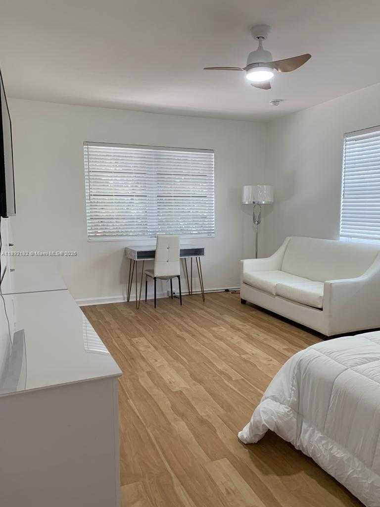 Small Image of 545 MICHIGAN AVE #4, Miami Beach Number 11