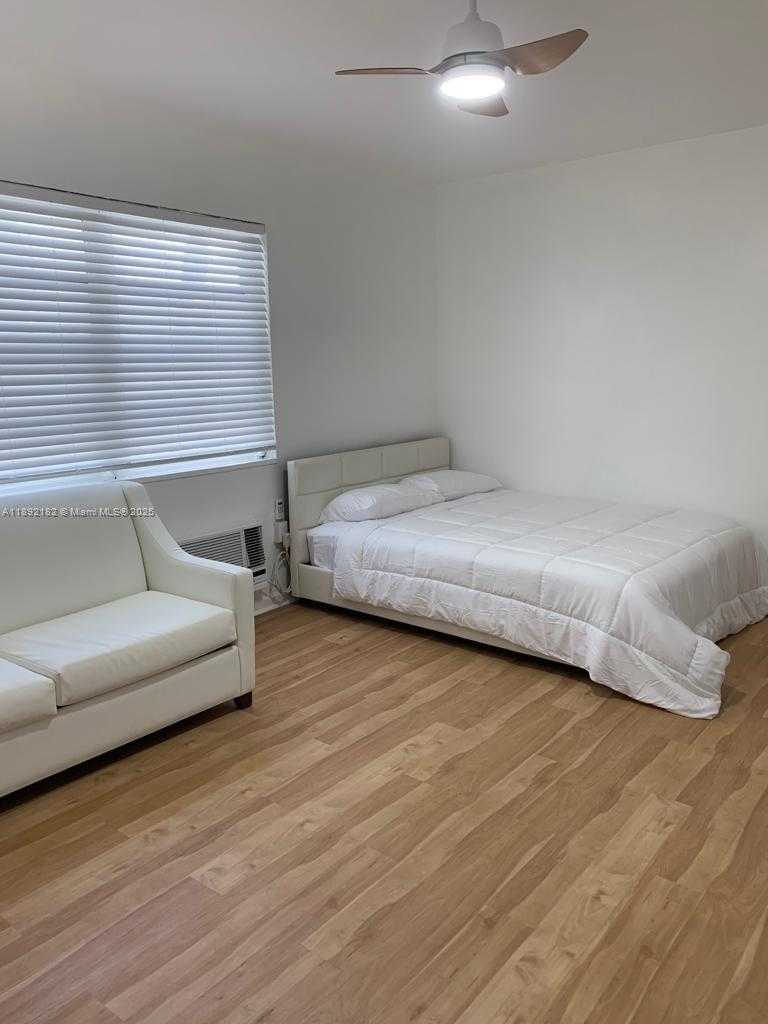 Small Image of 545 MICHIGAN AVE #4, Miami Beach Number 13