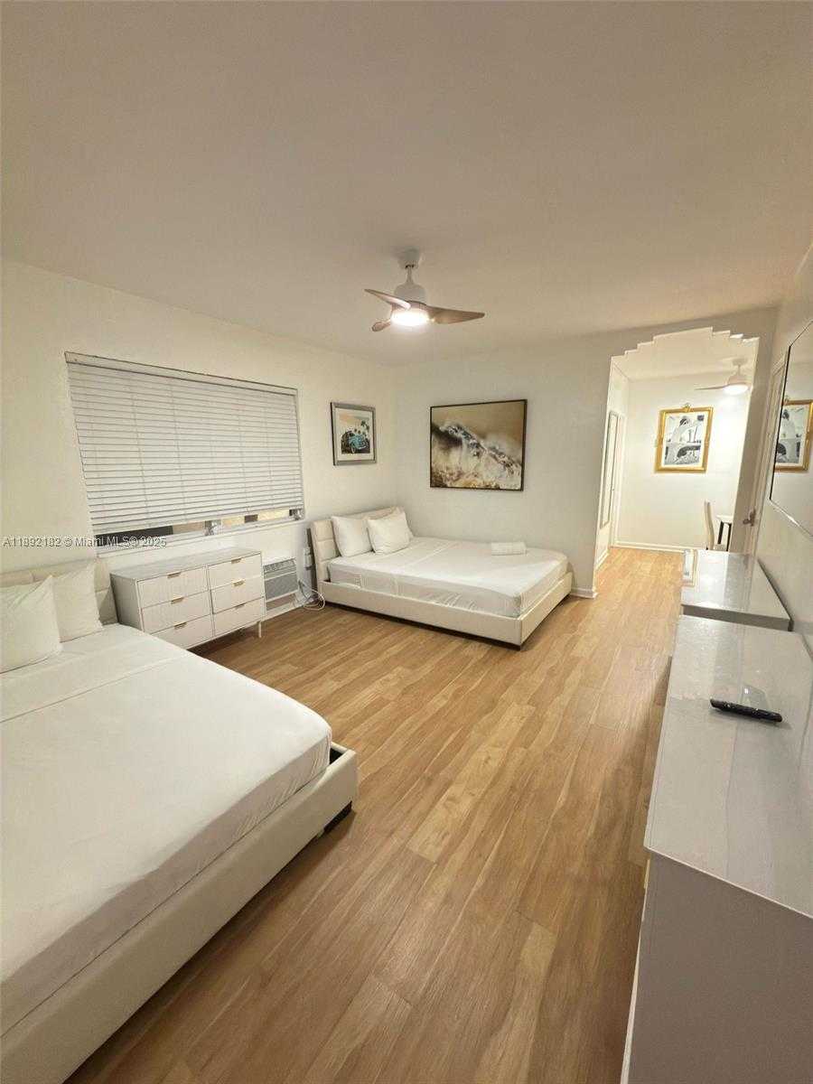 Small Image of 545 MICHIGAN AVE #4, Miami Beach Number 15