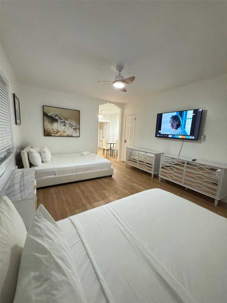 Small Image of 545 MICHIGAN AVE #4, Miami Beach Number 16