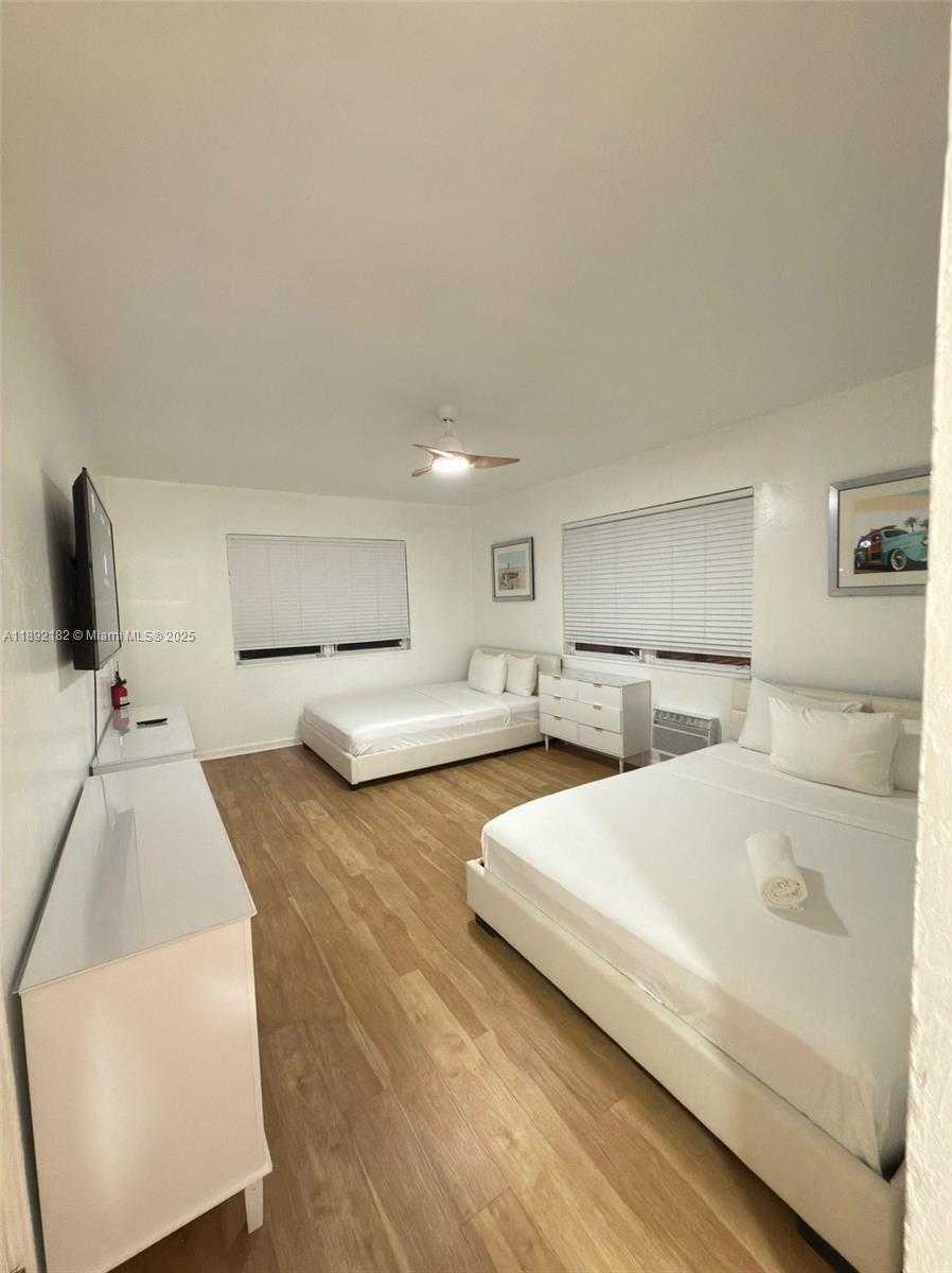 Small Image of 545 MICHIGAN AVE #4, Miami Beach Number 17