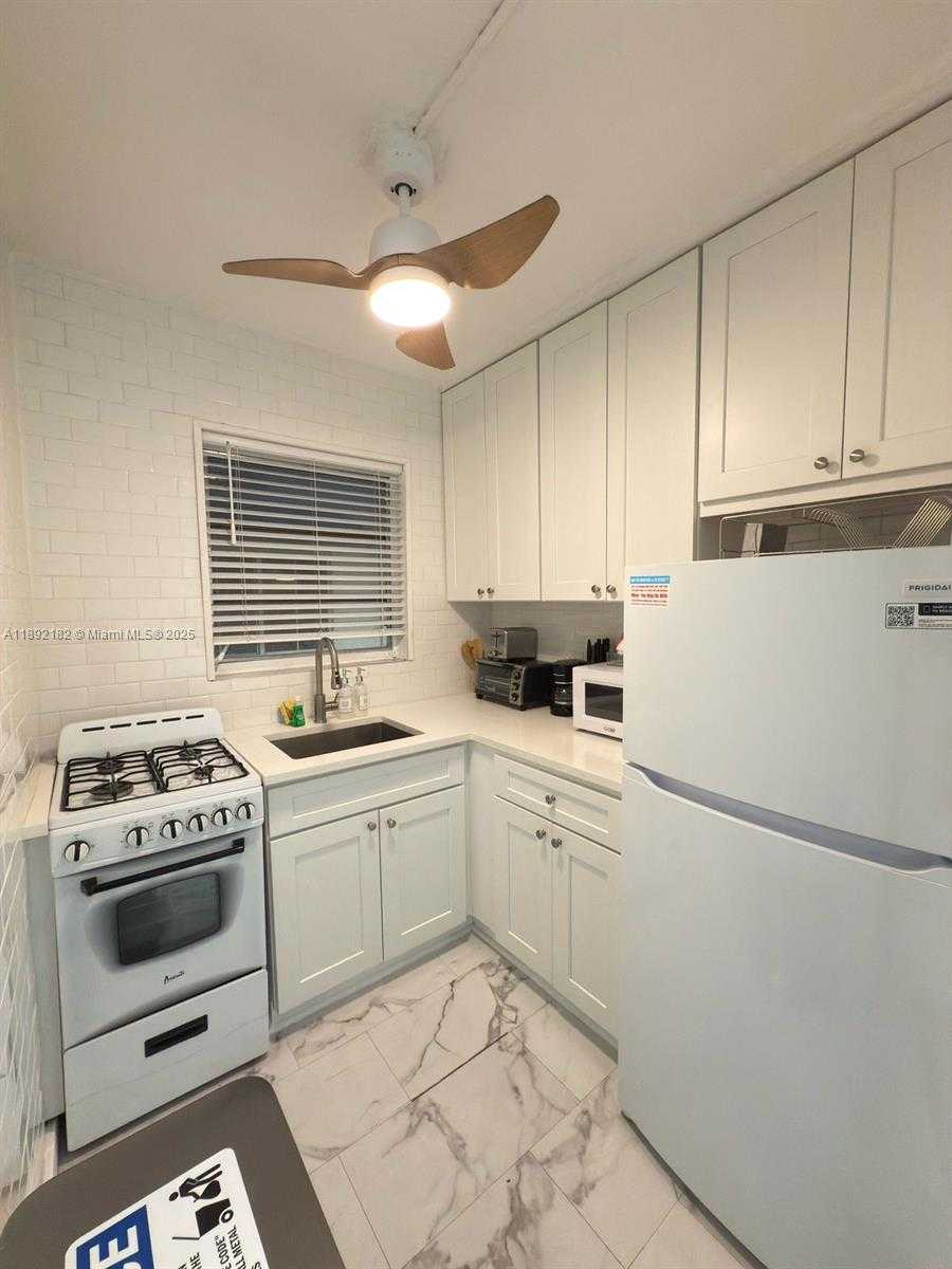 Small Image of 545 MICHIGAN AVE #4, Miami Beach Number 20