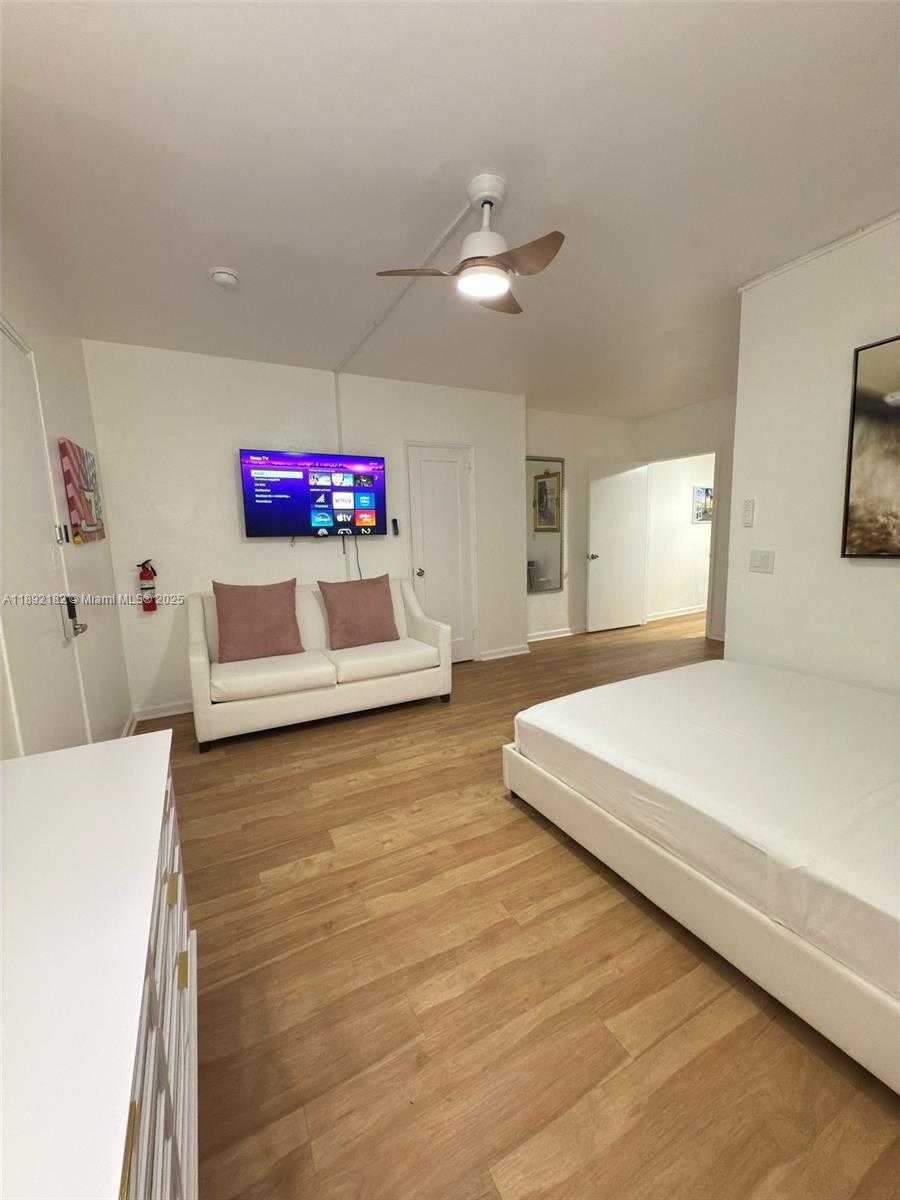 Small Image of 545 MICHIGAN AVE #4, Miami Beach Number 24