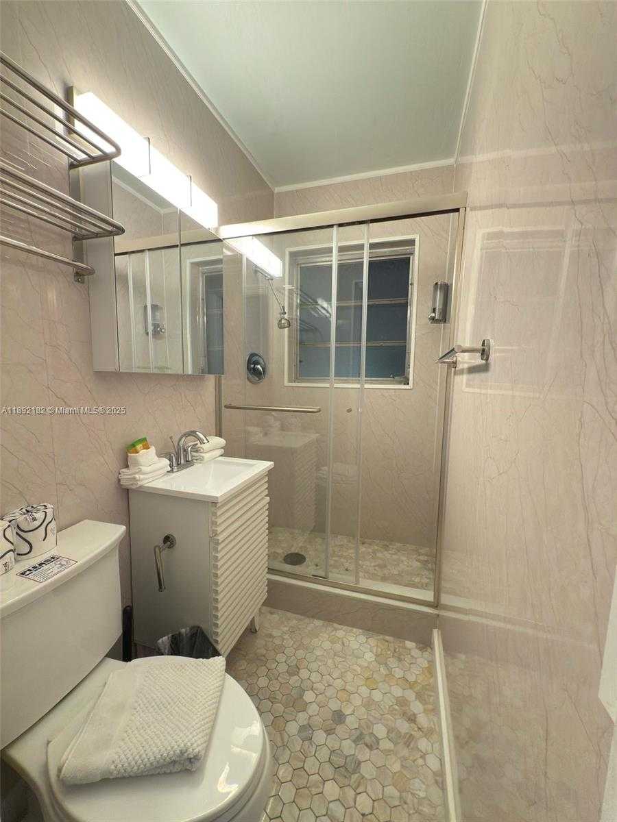 Small Image of 545 MICHIGAN AVE #4, Miami Beach Number 26