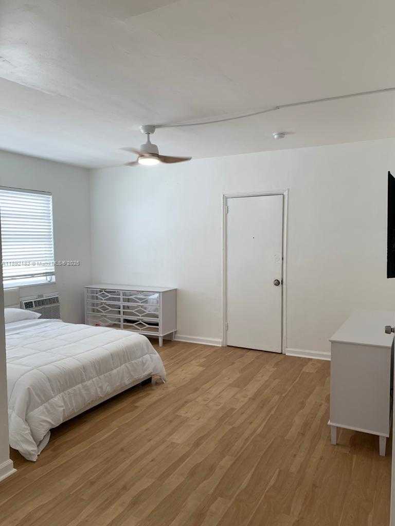 Small Image of 545 MICHIGAN AVE #4, Miami Beach Number 3