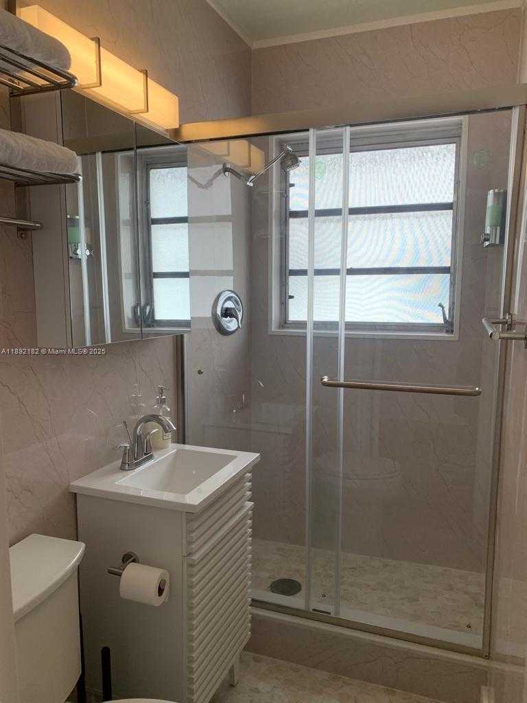 Small Image of 545 MICHIGAN AVE #4, Miami Beach Number 4