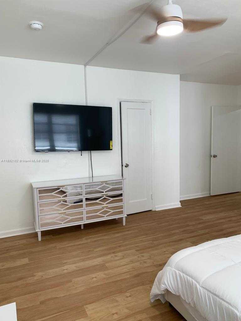 Small Image of 545 MICHIGAN AVE #4, Miami Beach Number 5