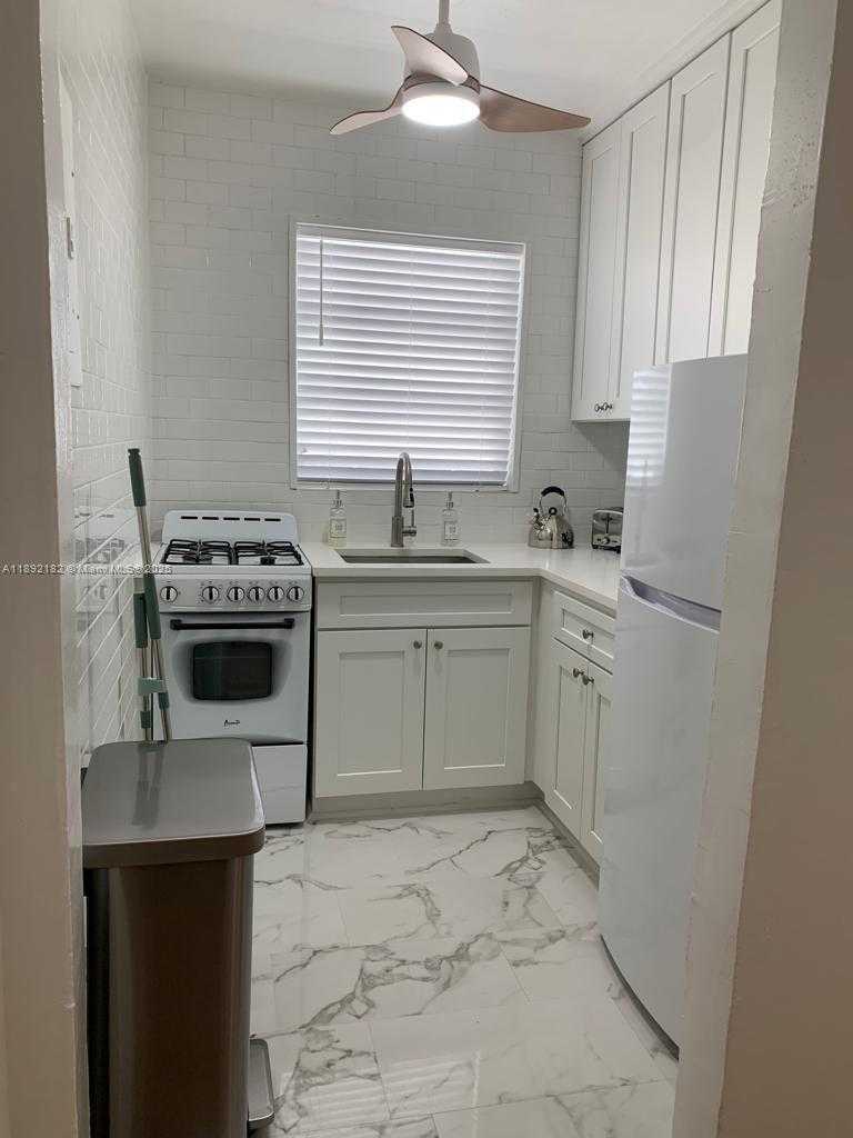 Small Image of 545 MICHIGAN AVE #4, Miami Beach Number 8