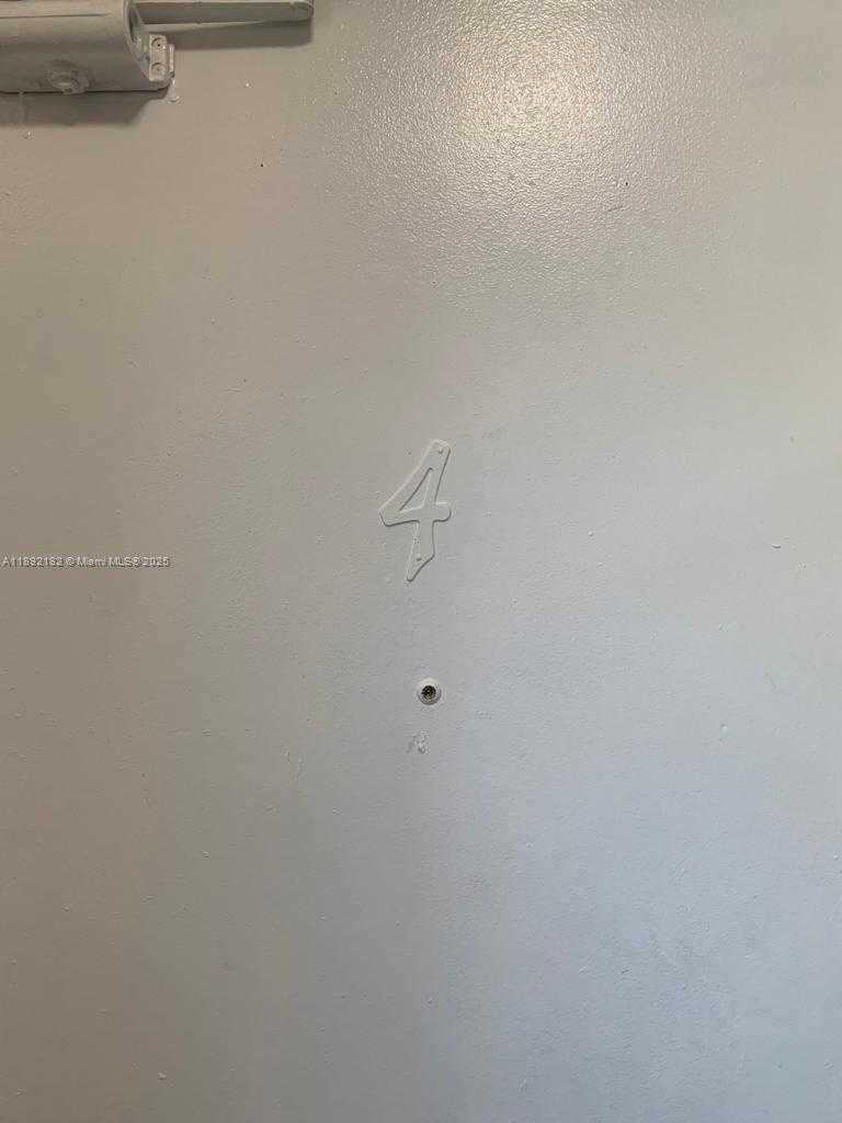 Small Image of 545 MICHIGAN AVE #4, Miami Beach Number 9
