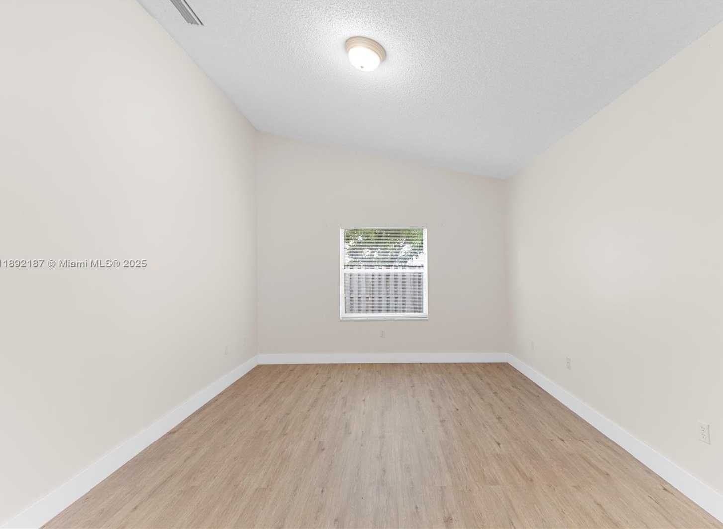 Small Image of 9934 NORTH WEST 30TH ST, Doral Number 12