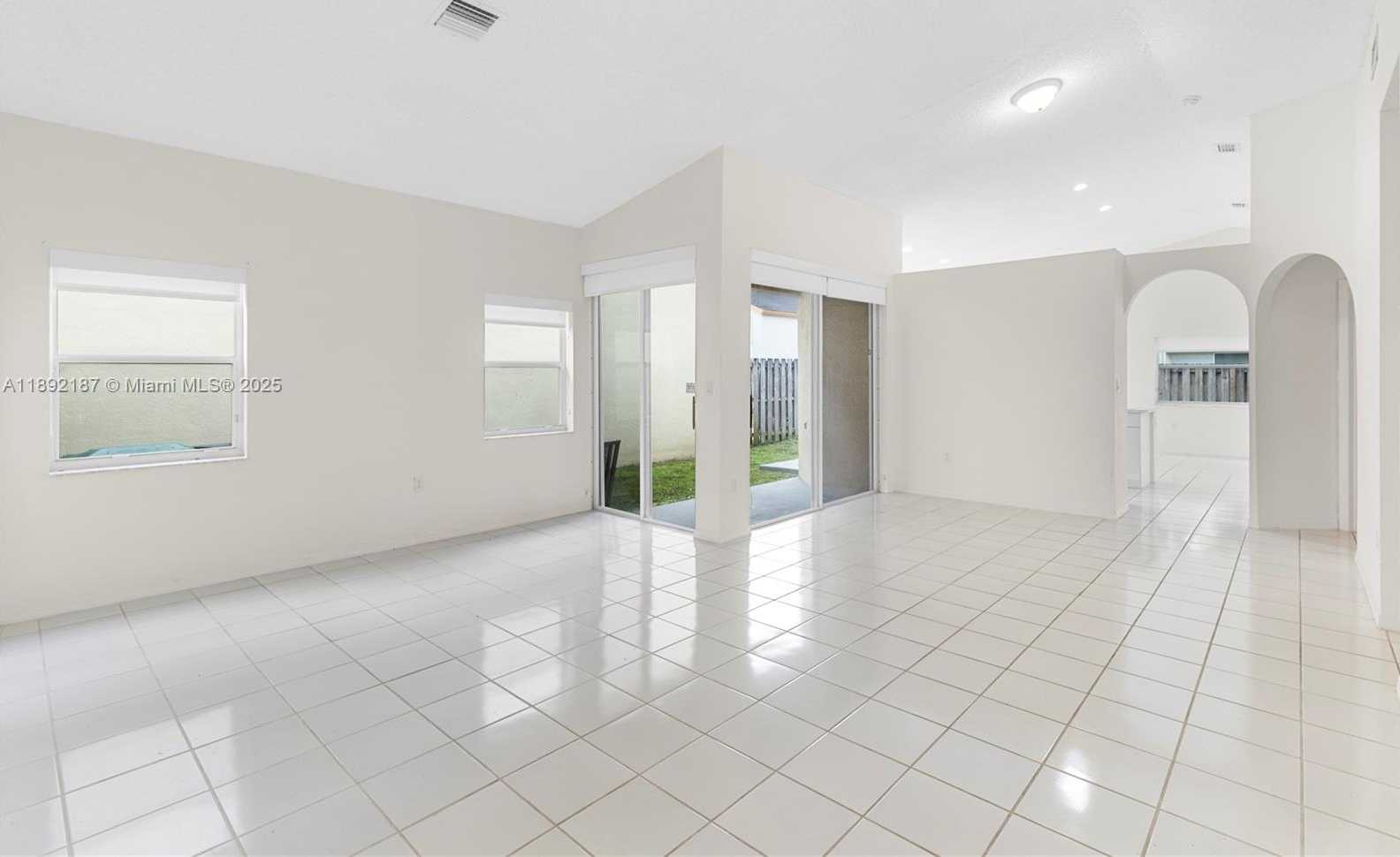 Small Image of 9934 NORTH WEST 30TH ST, Doral Number 4