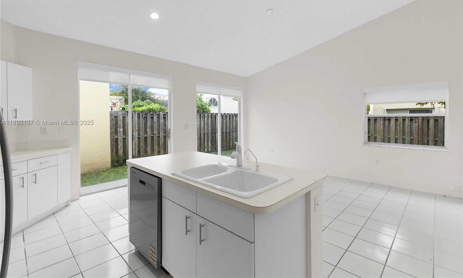 Small Image of 9934 NORTH WEST 30TH ST, Doral Number 7