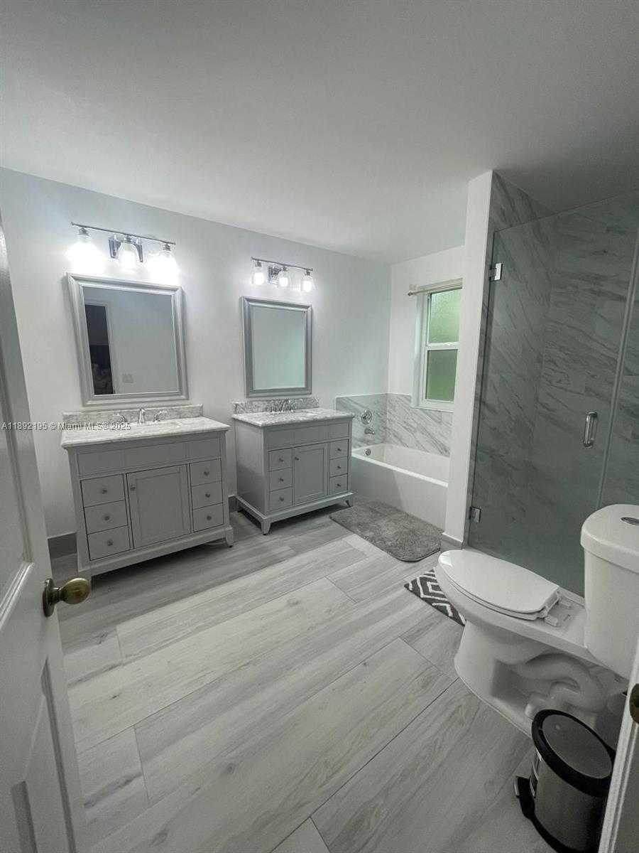 Small Image of 10470 SOUTH WEST 16TH ST, Pembroke Pines Number 20