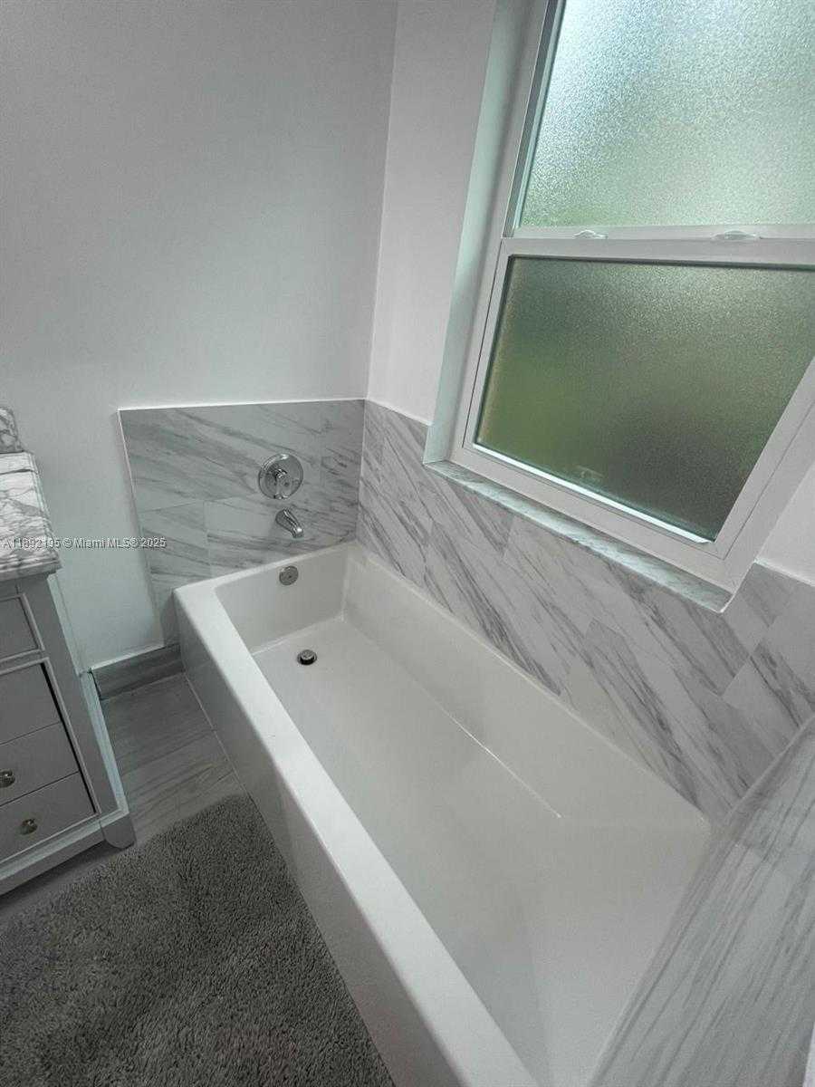 Small Image of 10470 SOUTH WEST 16TH ST, Pembroke Pines Number 26