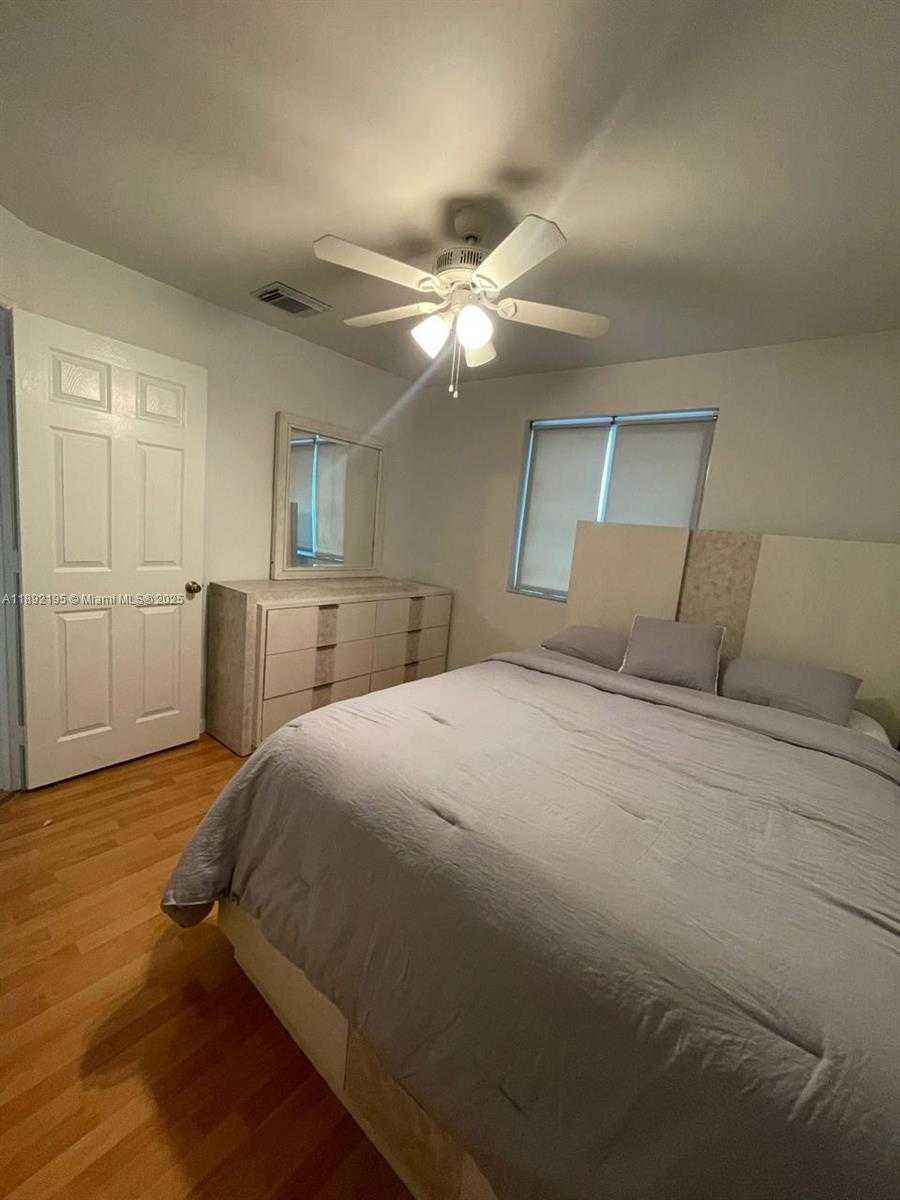 Small Image of 10470 SOUTH WEST 16TH ST, Pembroke Pines Number 27