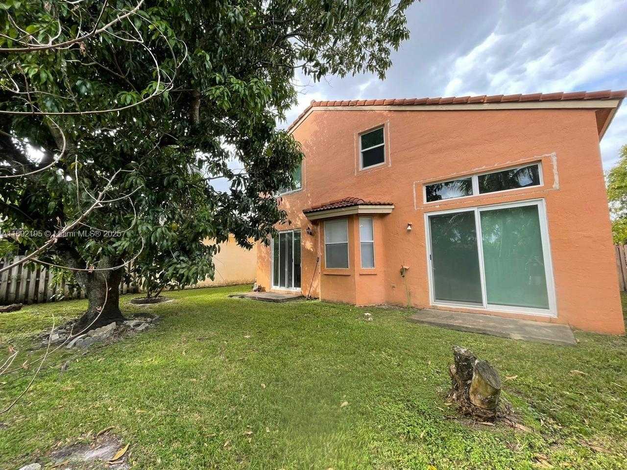 Small Image of 10470 SOUTH WEST 16TH ST, Pembroke Pines Number 3