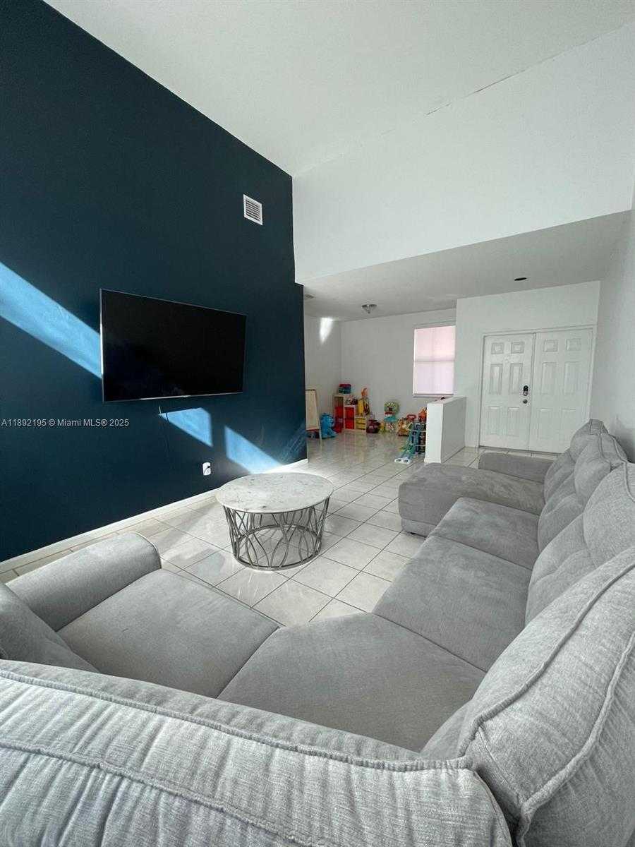 Small Image of 10470 SOUTH WEST 16TH ST, Pembroke Pines Number 4