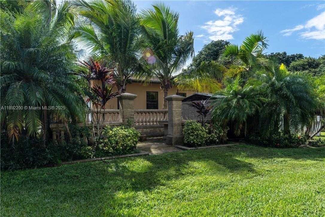 Small Image of 13602 SOUTH WEST 24TH ST, Davie Number 6