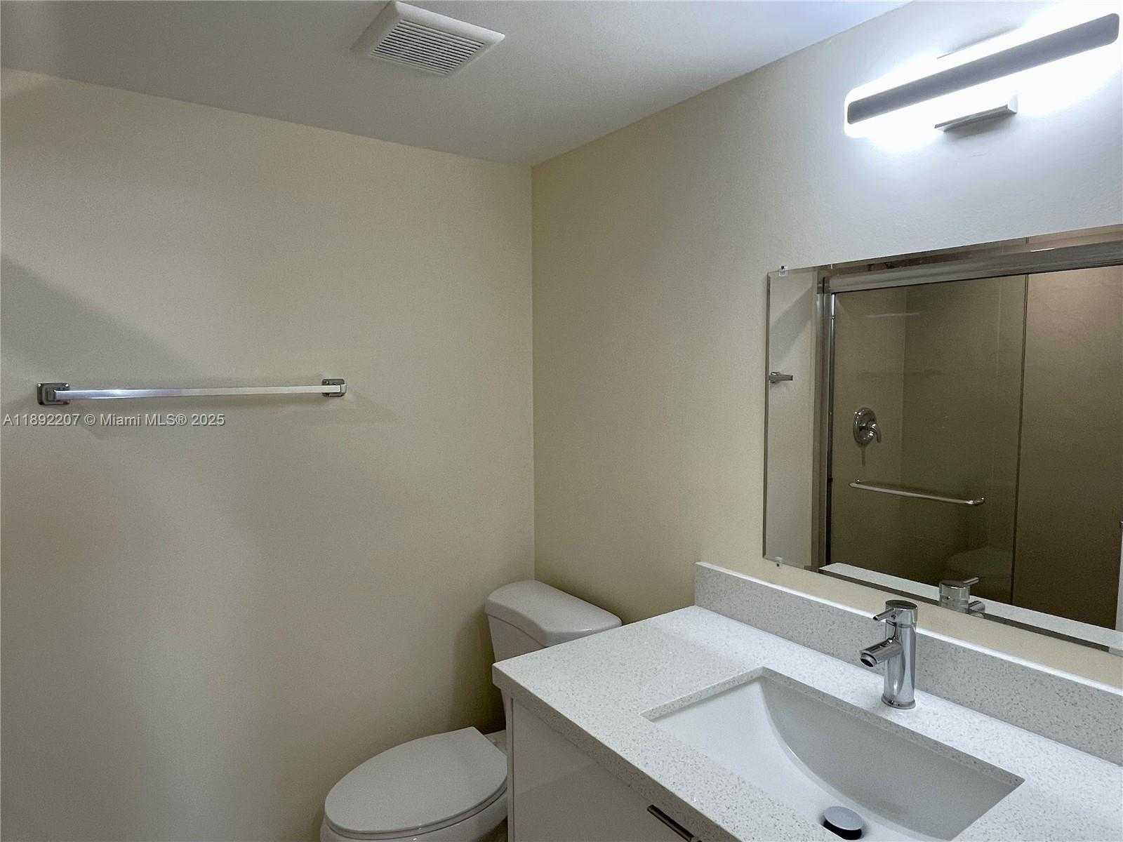 Small Image of 16950 WEST DIXIE HWY #B625, North Miami Beach Number 13