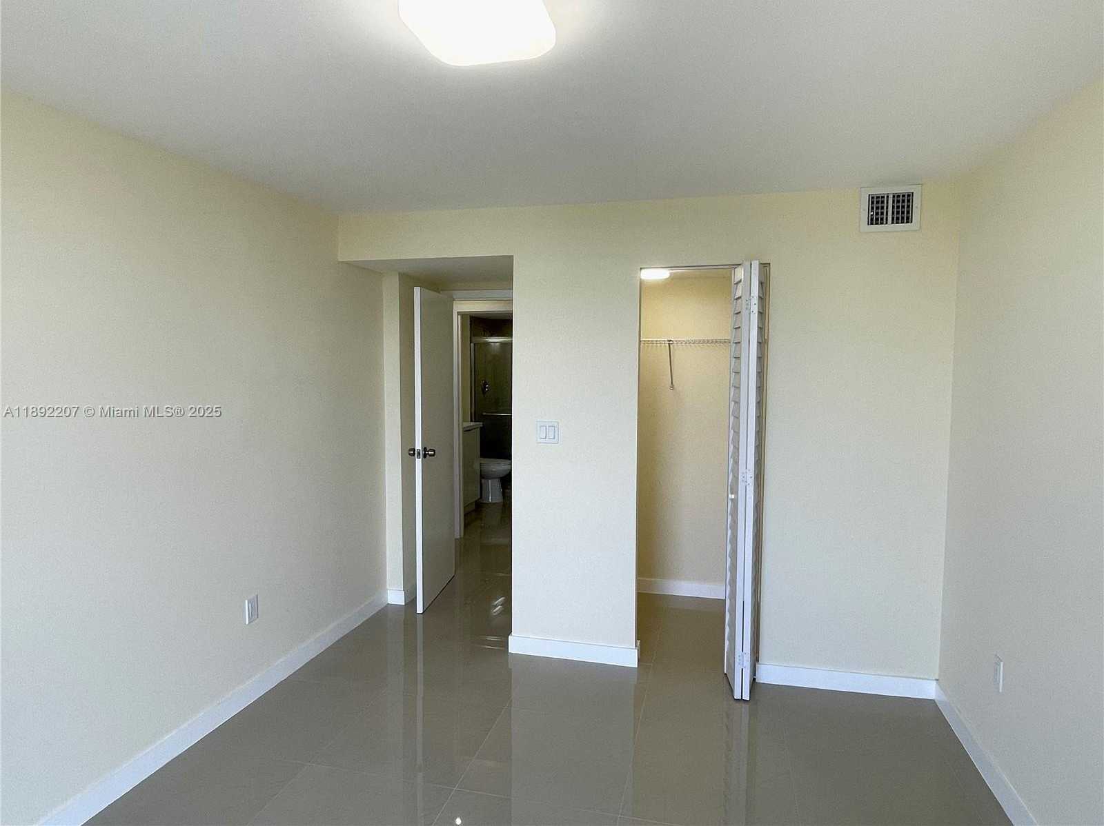 Small Image of 16950 WEST DIXIE HWY #B625, North Miami Beach Number 9