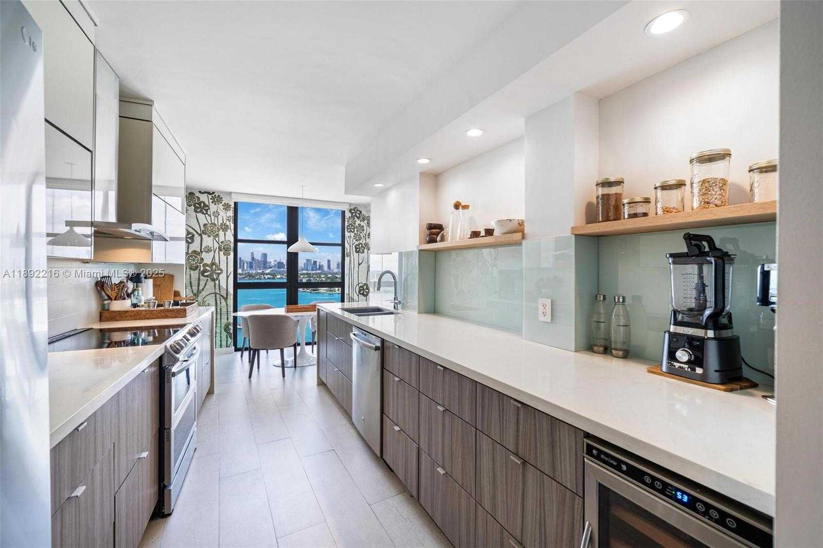 Small Image of 9 ISLAND AVE #1404, Miami Beach Number 4