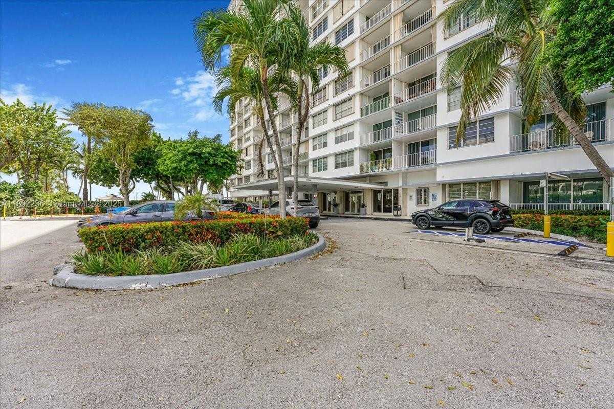Small Image of 1865 79TH ST #12G, North Bay Village Number 4