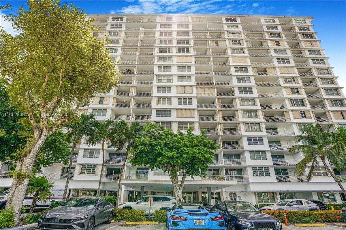 Small Image of 1865 79TH ST #12G, North Bay Village Number 5