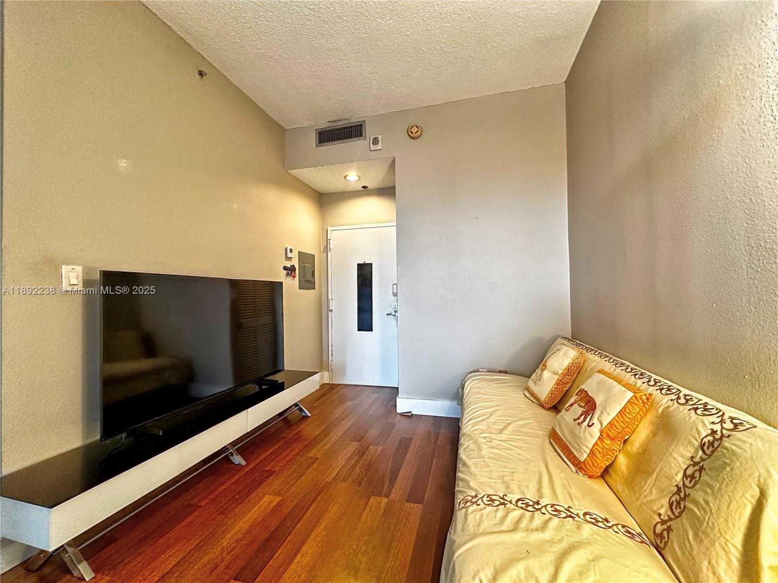 Small Image of 2829 INDIAN CREEK DR #1407, Miami Beach Number 4