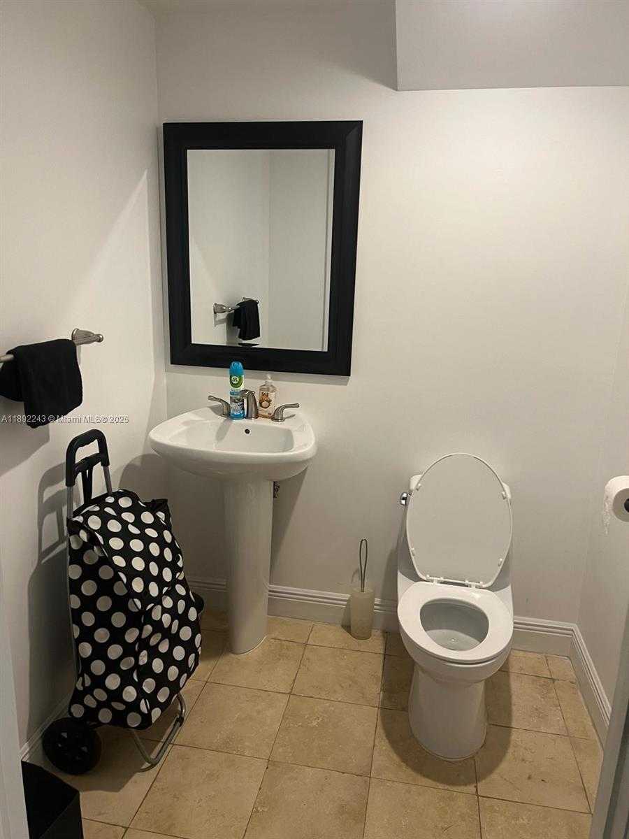 Small Image of 1755 EAST HALLANDALE BEACH BLVD #105E, Hallandale Beach Number 7
