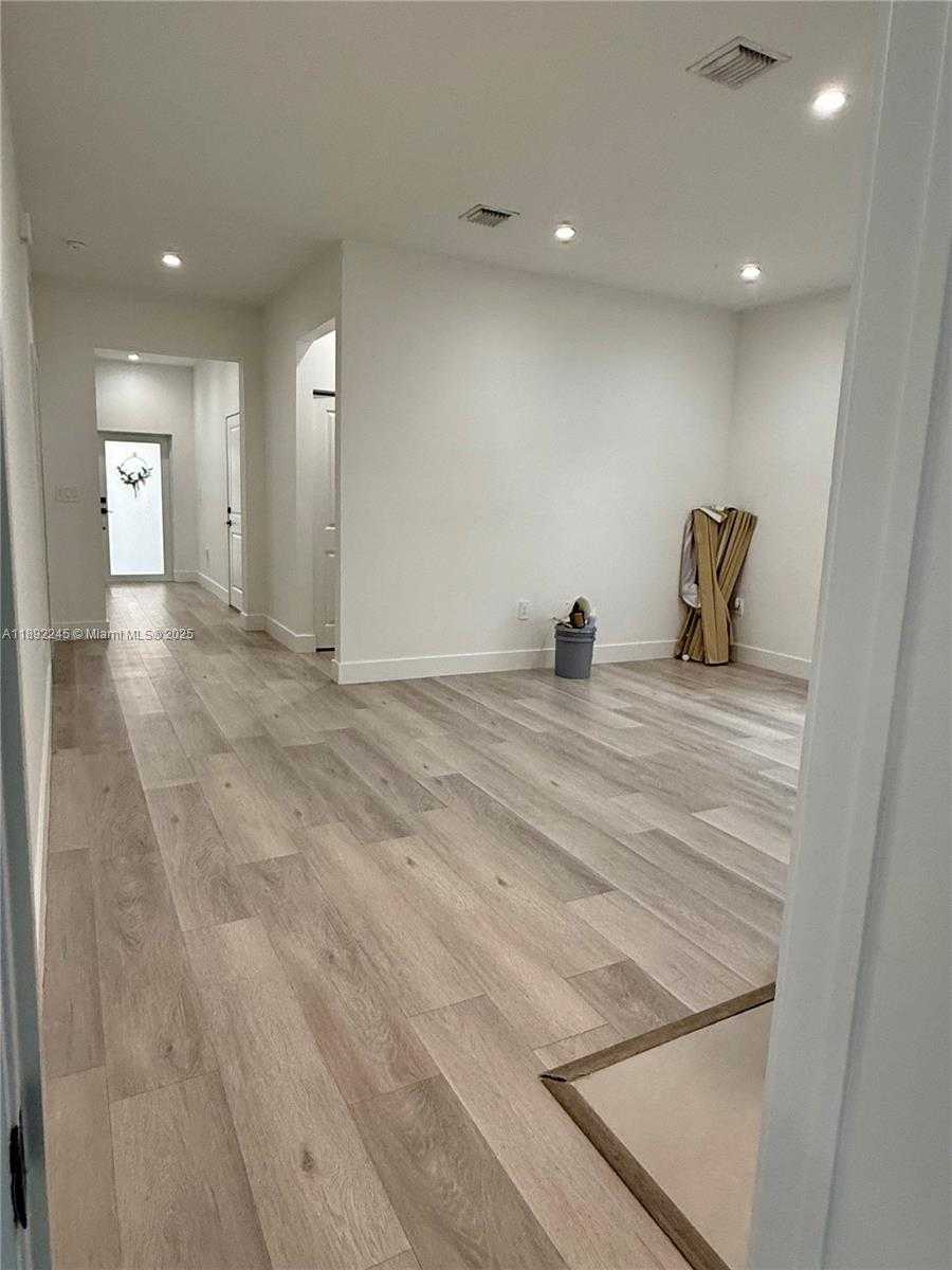 Small Image of Homestead Number 14