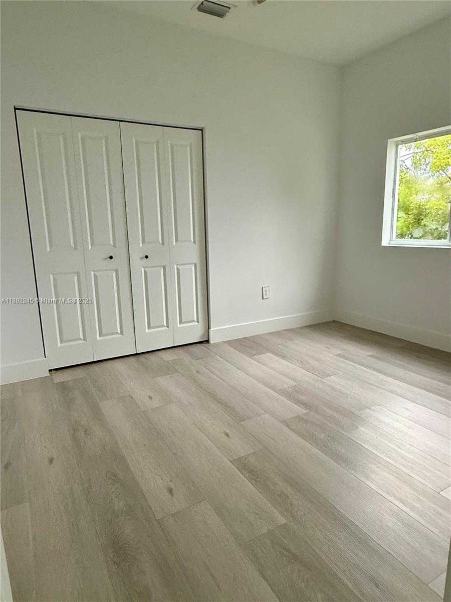 Small Image of Homestead Number 15