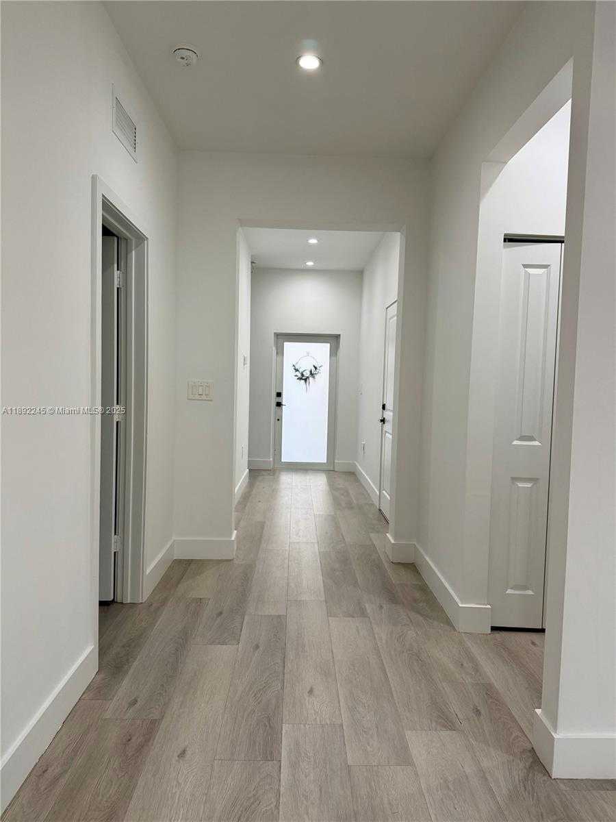 Small Image of Homestead Number 9