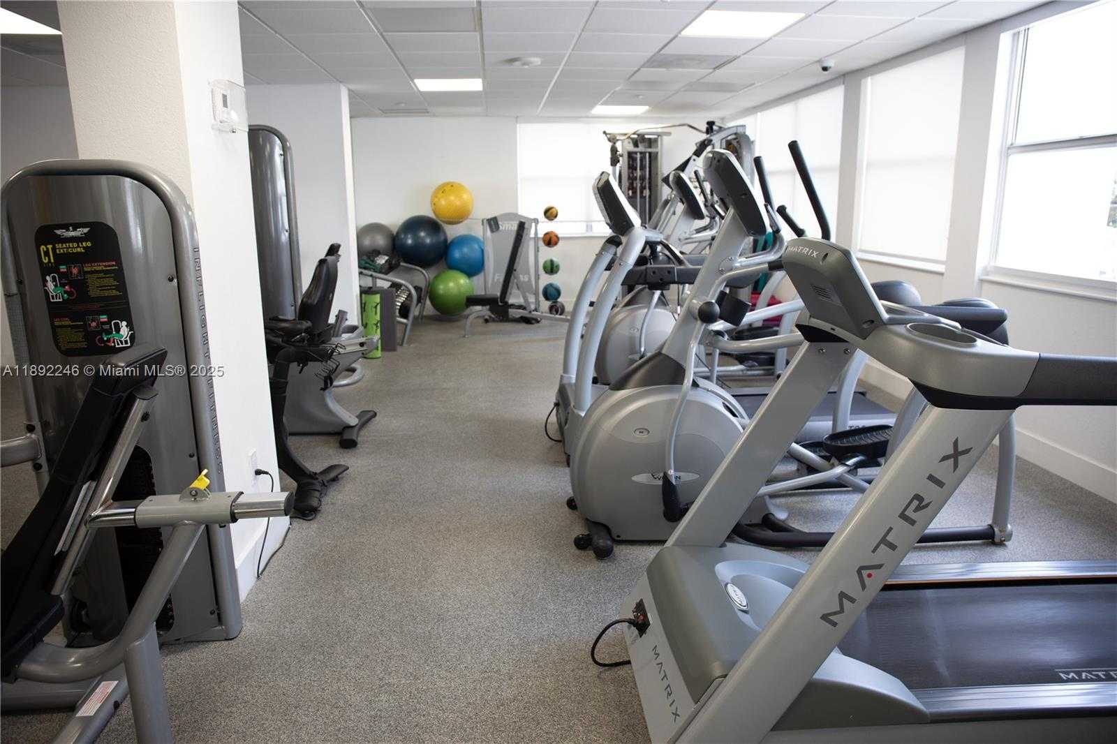 Small Image of 1420 BRICKELL BAY DR #1506D, Miami Number 29