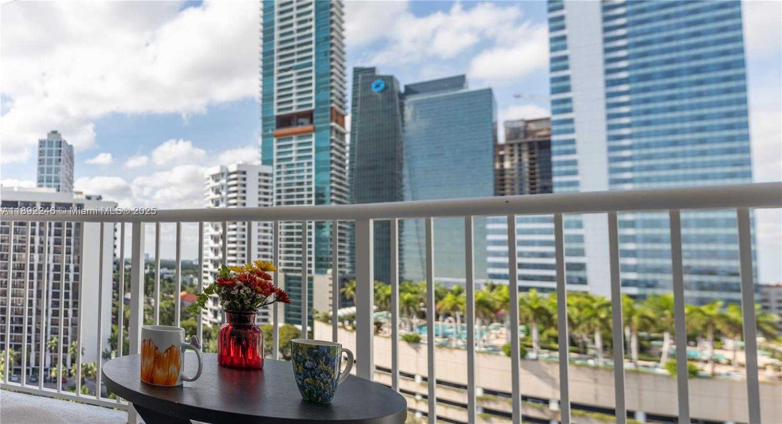 Small Image of 1420 BRICKELL BAY DR #1506D, Miami Number 34