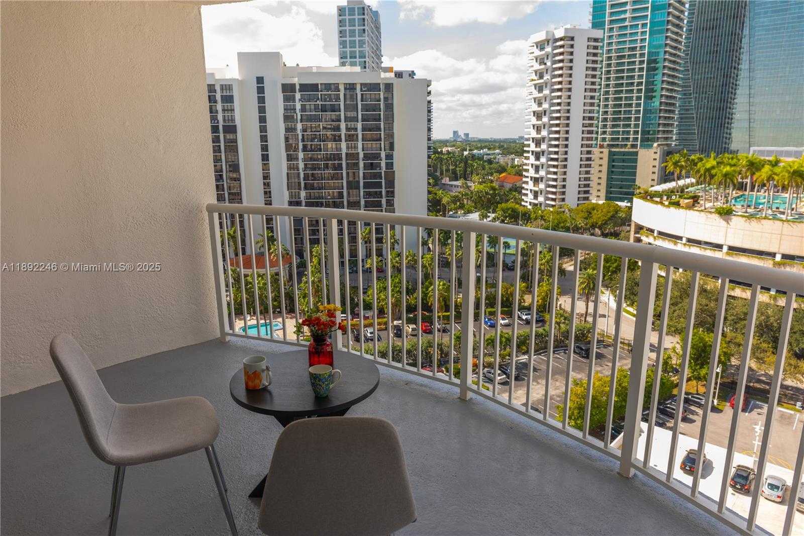 Small Image of 1420 BRICKELL BAY DR #1506D, Miami Number 35