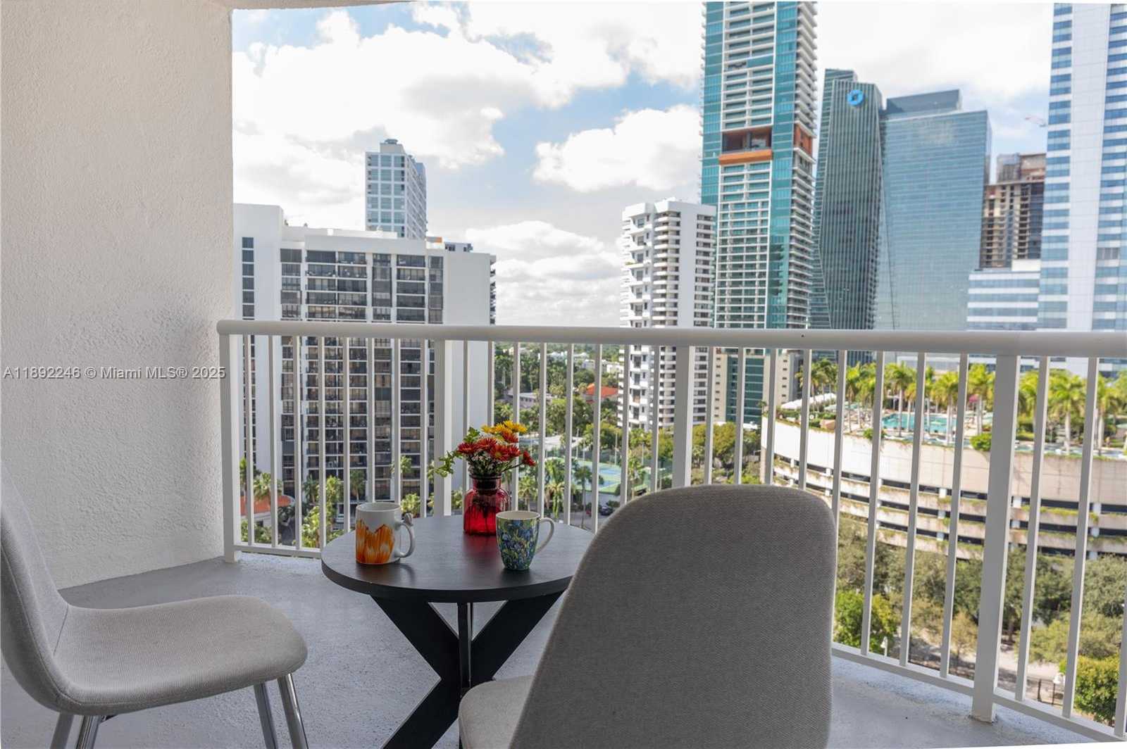 Small Image of 1420 BRICKELL BAY DR #1506D, Miami Number 37