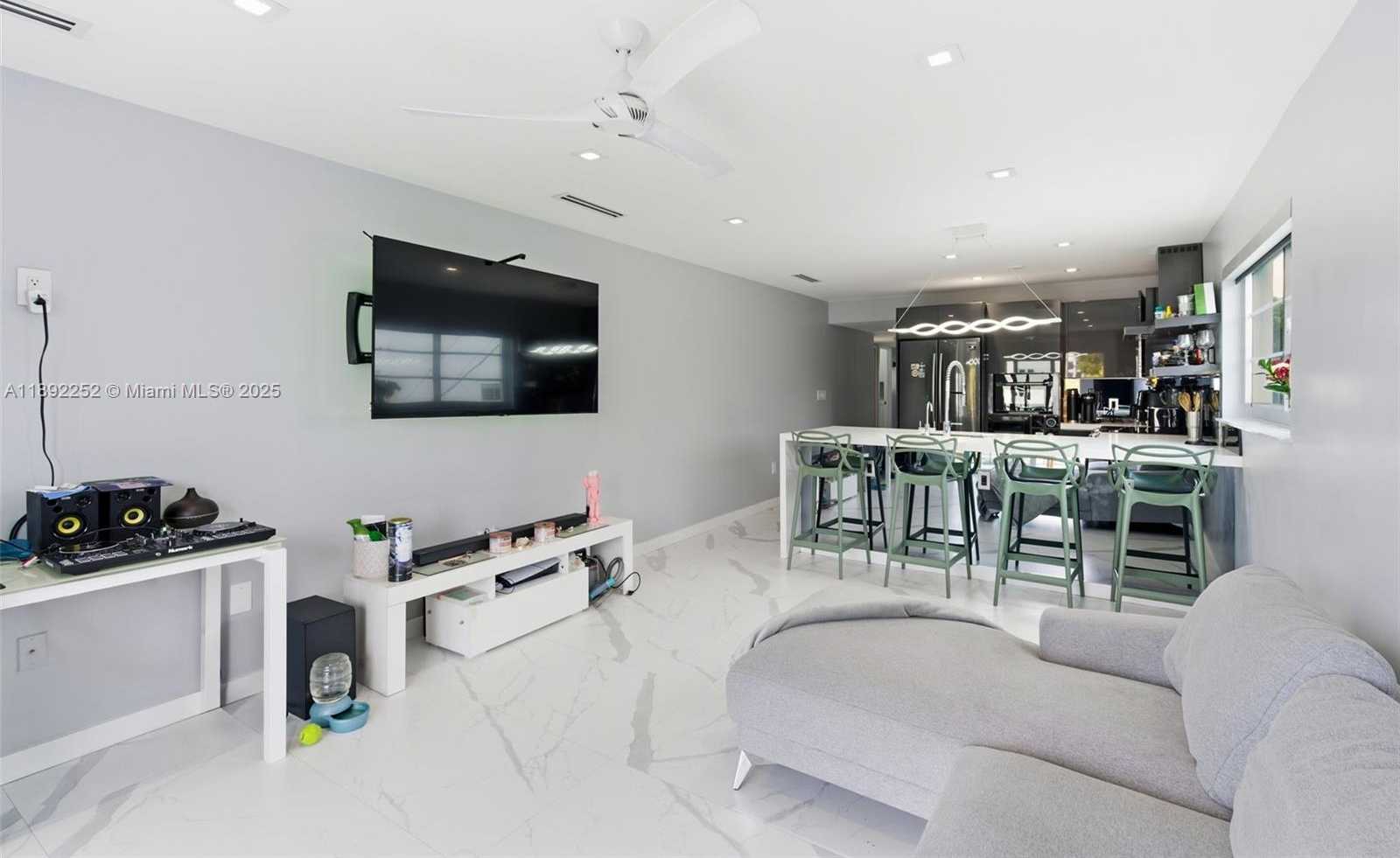 Small Image of 1428 EUCLID AVE #207, Miami Beach Number 10