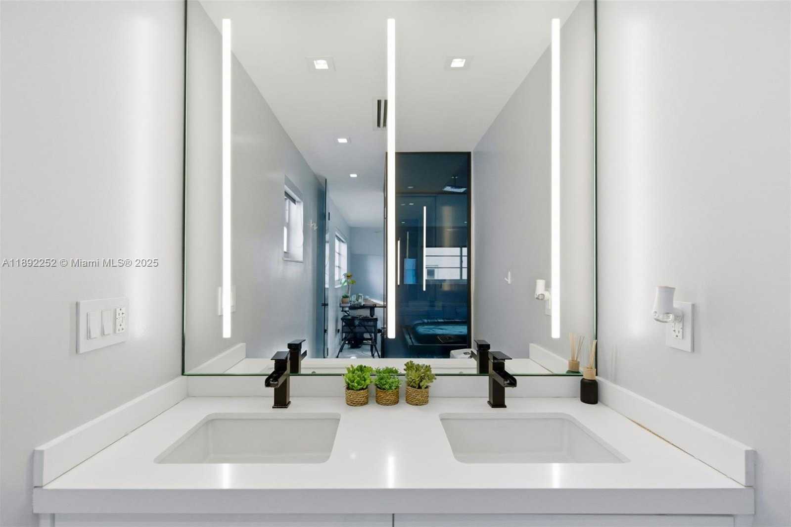 Small Image of 1428 EUCLID AVE #207, Miami Beach Number 13