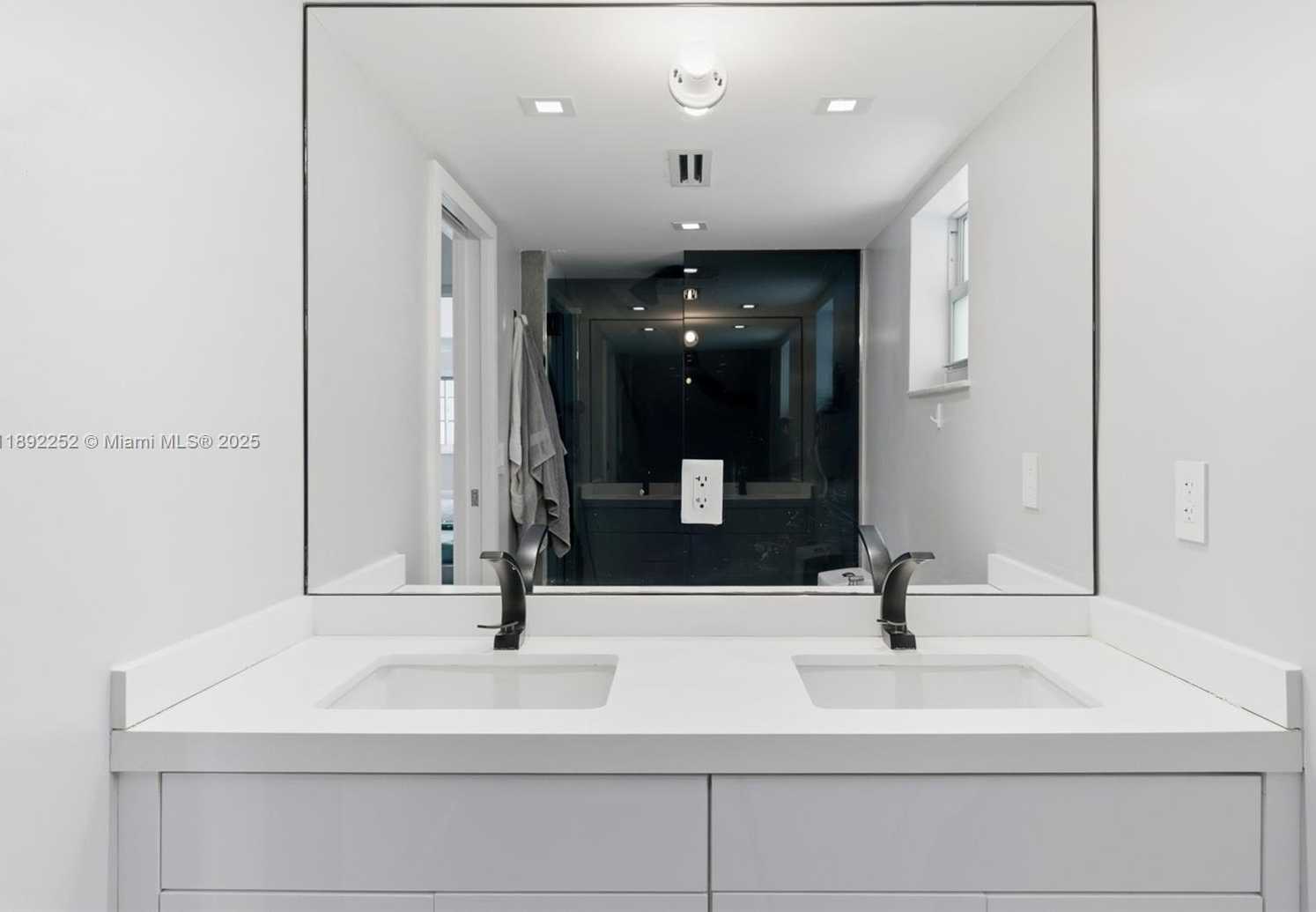 Small Image of 1428 EUCLID AVE #207, Miami Beach Number 17